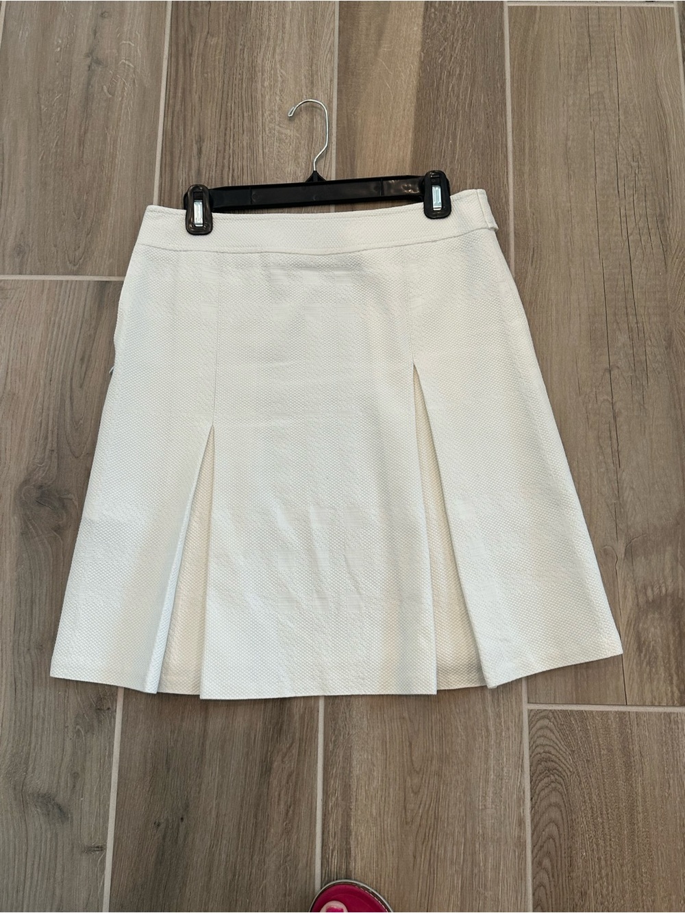 Burberry London Cream/white  Textured Pleated Skirt
